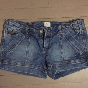 Awesome jean shorts by Ci Sono